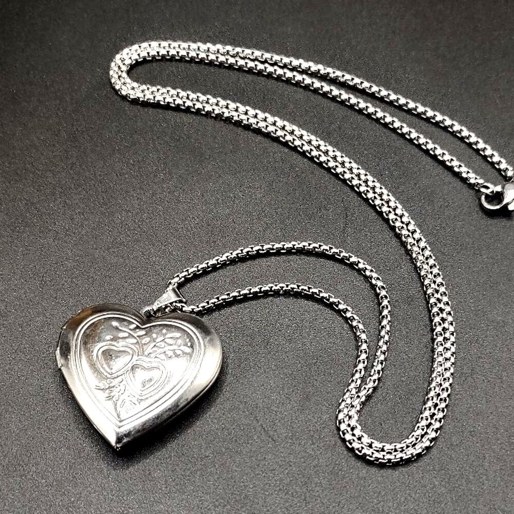 Elegant Silver Tone Vine Heart Locket Vtg Fashion Valentine's Birthday Gift NEW - Picture 2 of 5